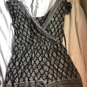 Romper black and cream